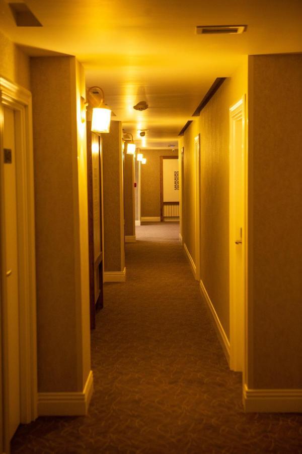 Parkway & Hotel